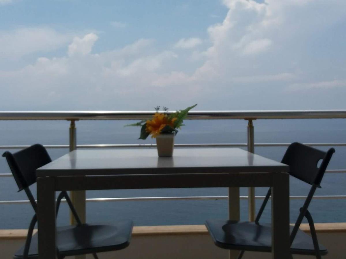 Blue Sea Apartments Qeparo Dış mekan fotoğraf